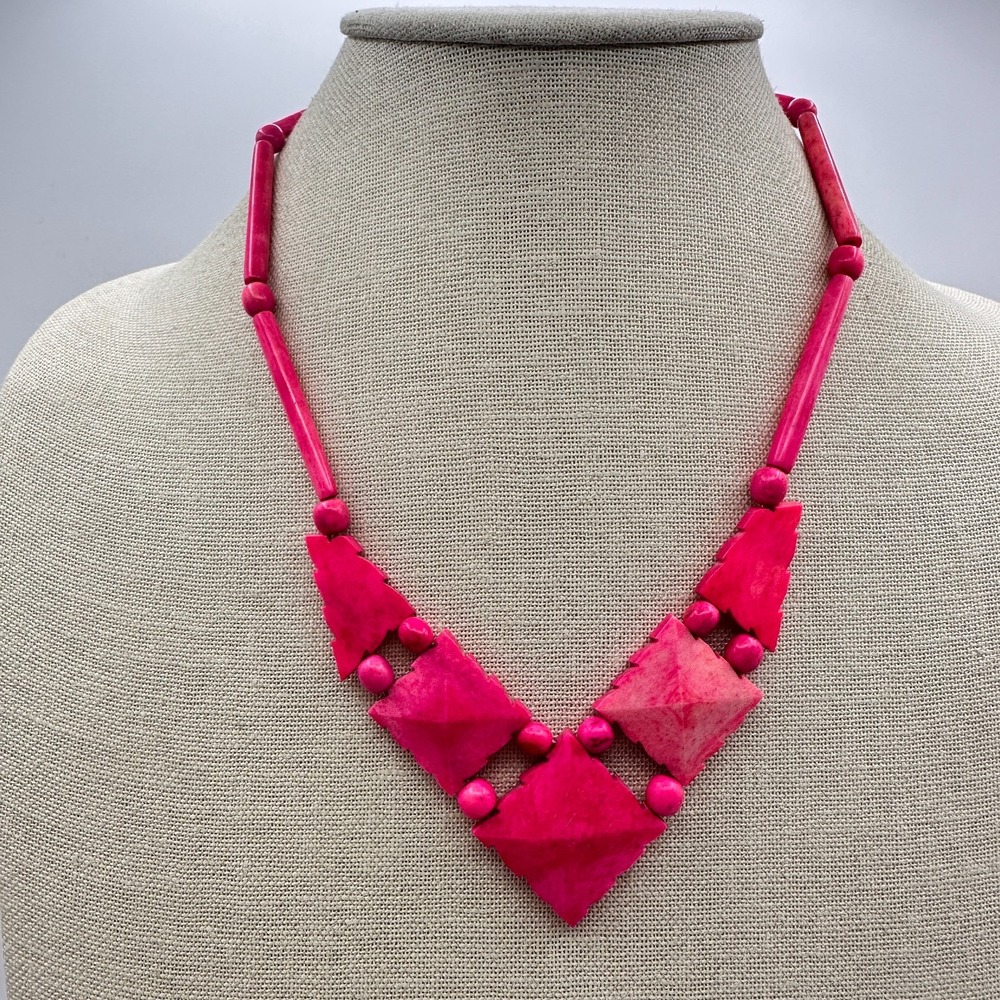 Vintage 80s Fuchsia Beaded Bib Necklace - Bold Statement Jewelry